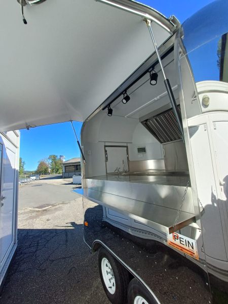 Retro Stainless Steel Food Trailer PSS3021 im US-Retro-Design mit Edelstahl